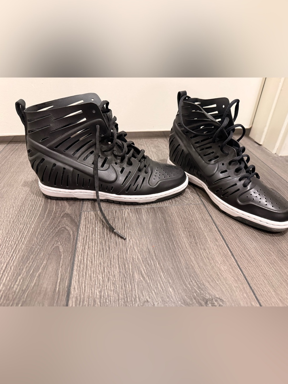 Nike Dunk Sky hi Joli women’s  Black High-Top Sneakers laser cut 8 nwt